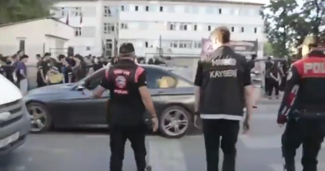 Narko-Okul uygulamasında 14 araç ve 33 şahıs sorgulandı